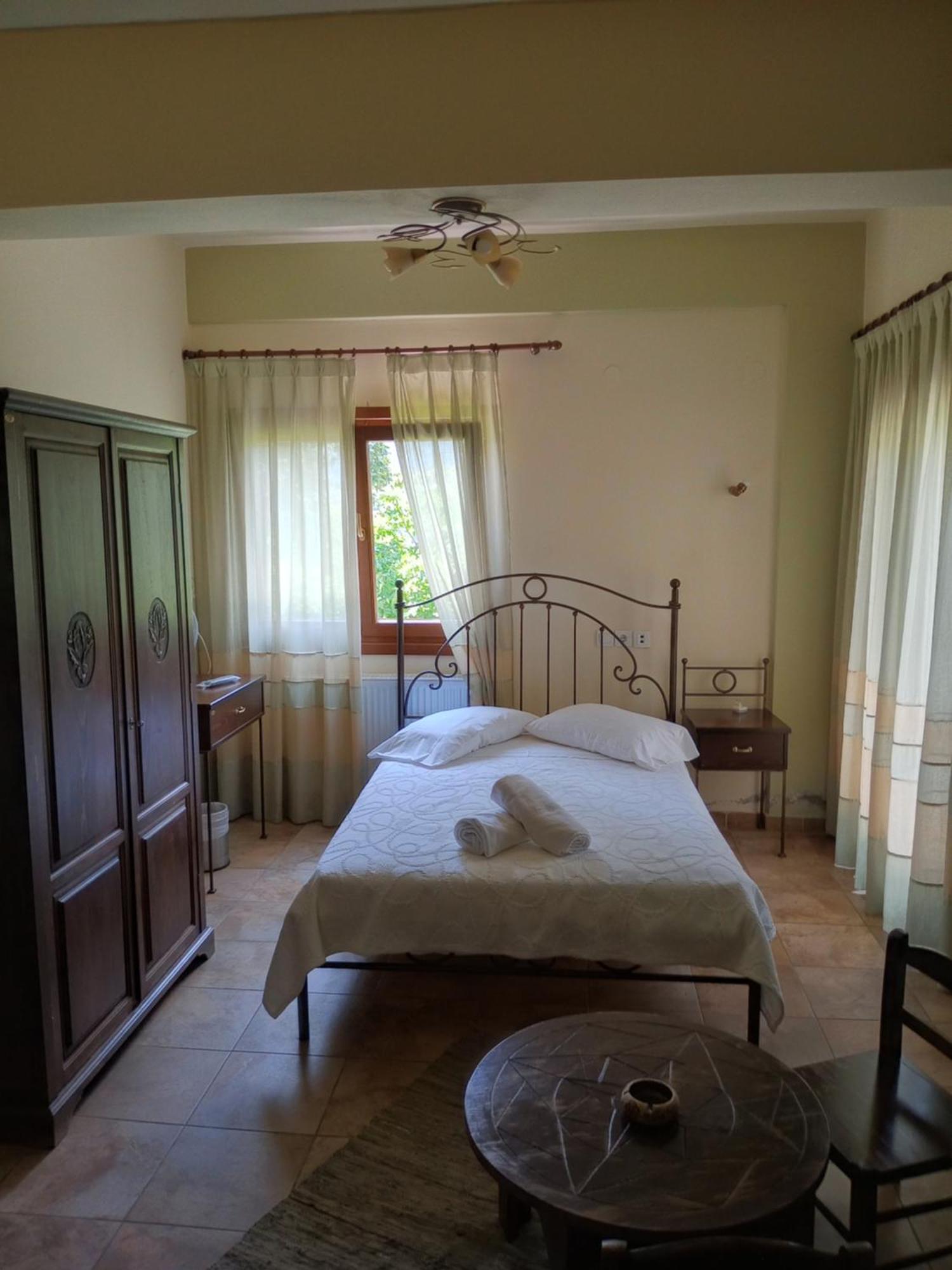 Hotel Erotas Agios Dimitrios  Ngoại thất bức ảnh