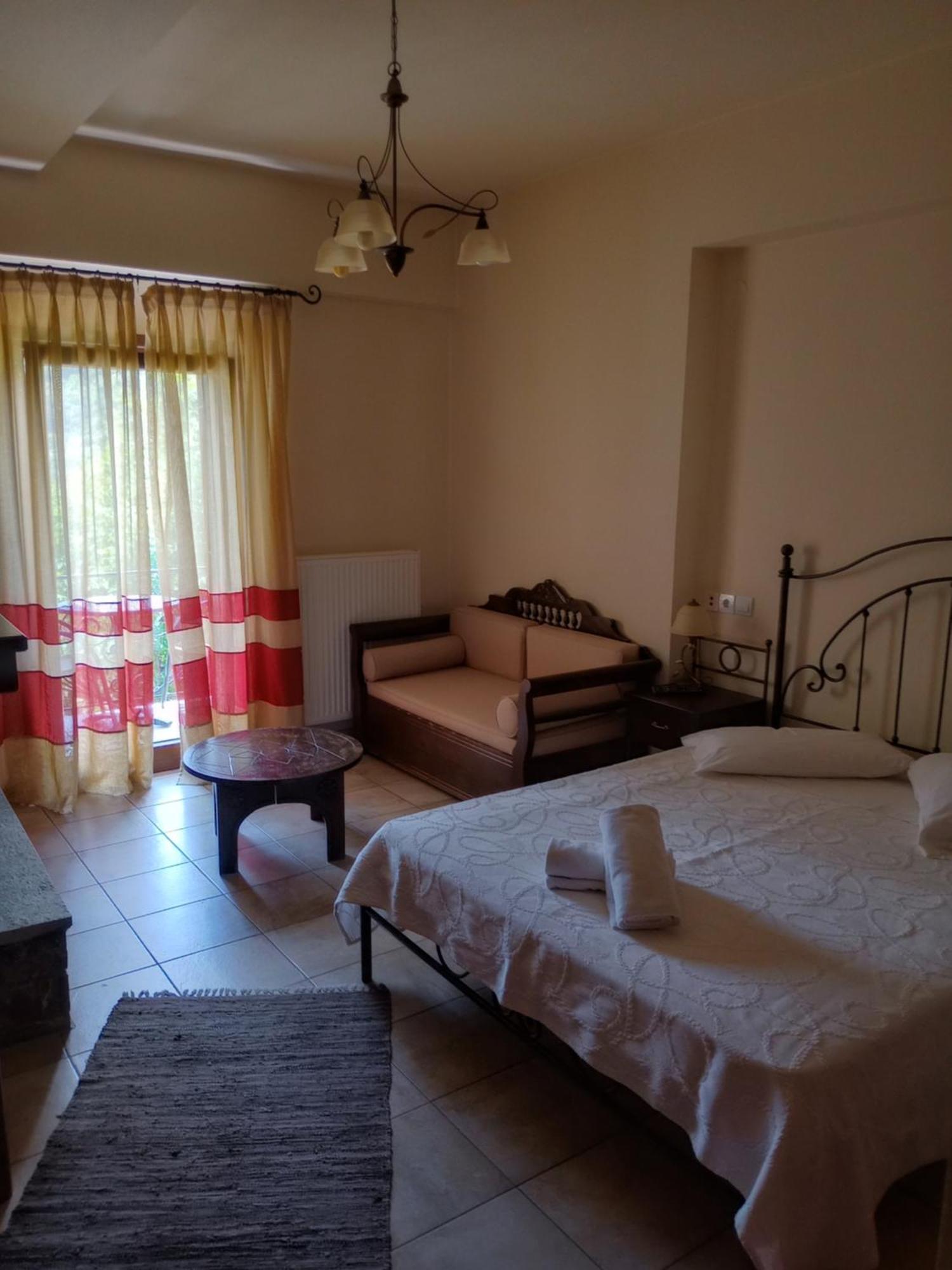Hotel Erotas Agios Dimitrios  Ngoại thất bức ảnh