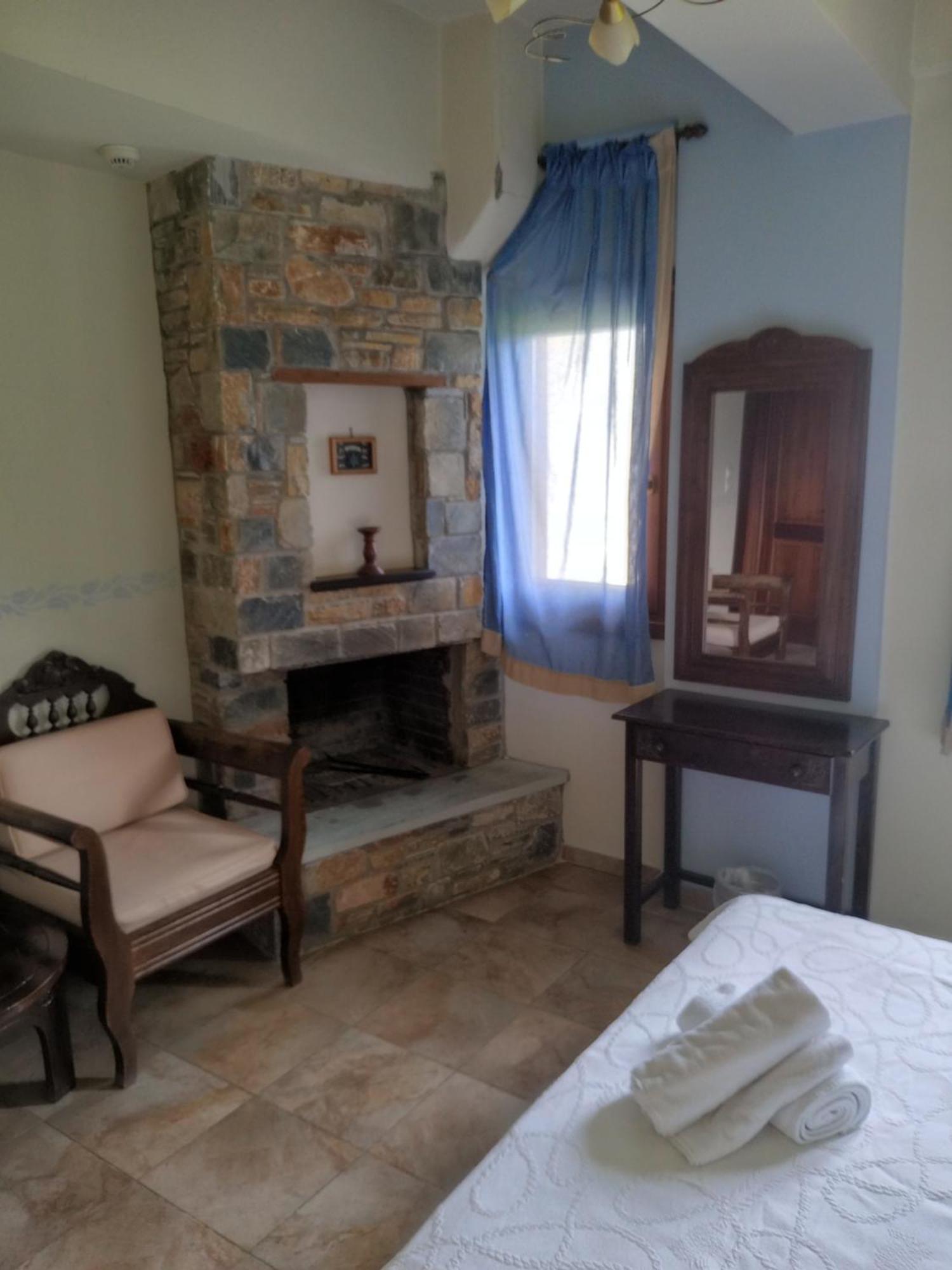 Hotel Erotas Agios Dimitrios  Ngoại thất bức ảnh